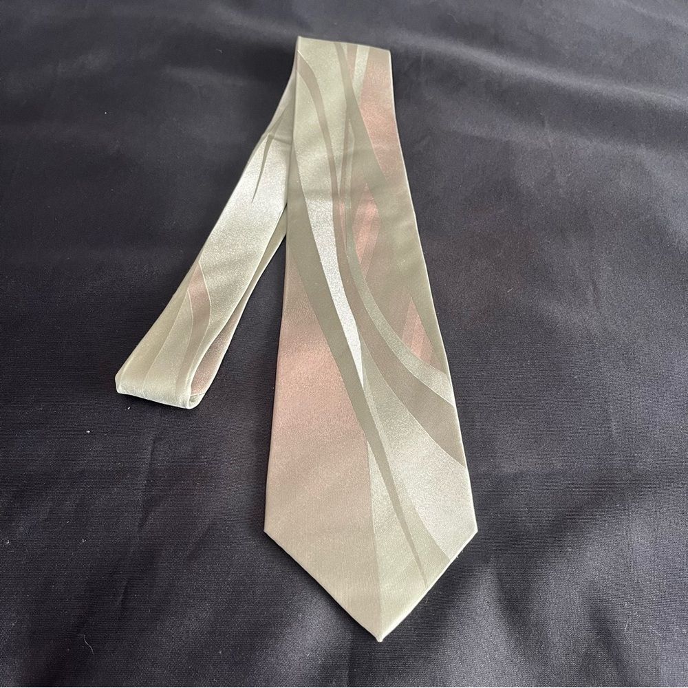 Vintage J. Ferrar Green Patterned Necktie Tie